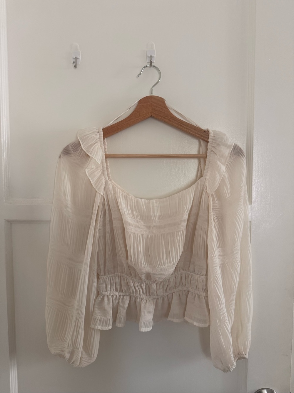 Astr the Label Cream Ruffle Peasant Blouse Long Sleeve Extra Small XS